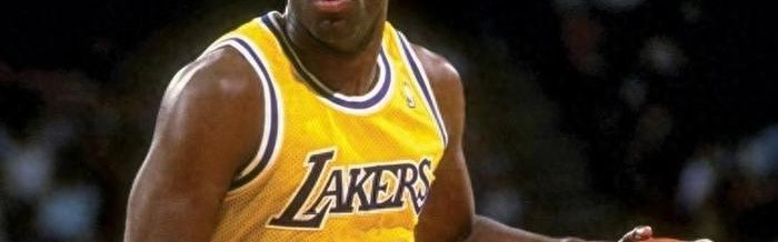 如果NBA历史上各位置最强的5个球员组队，能拿多少个冠军？